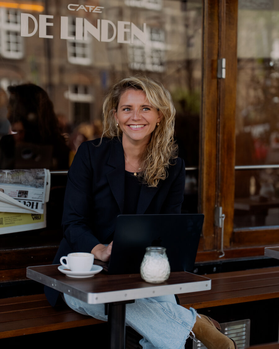 Lisanne Mattens aan het werk